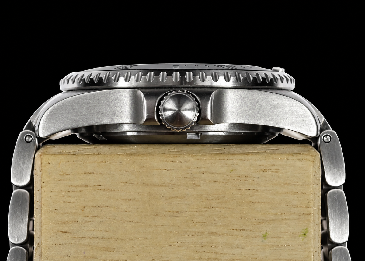 MWC 1999-2001 Pattern Automatic Military Divers Watch with Sapphire Crystal and 41 Hour Power Reserve on a Bracelet